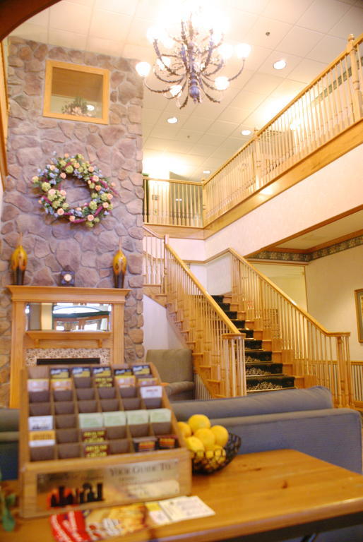 Lexington Inn & Suites Columbus-Polaris Exterior photo
